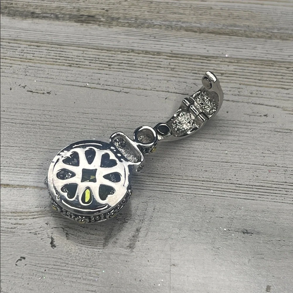Bali Style Silver Green Gemstone Halo Pendant.